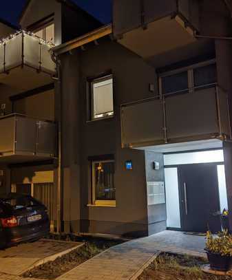 *Zweitbezug BJ2022*: 3-Zimmer-Wohnung mit hochwertiger Einbauküche, Stellplatz, Balkon in Bruchsal