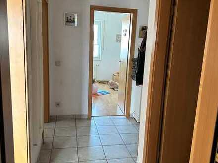 Gepflegte Wohnung mit dreieinhalb Zimmern sowie Balkon und Einbauküche in Wesel