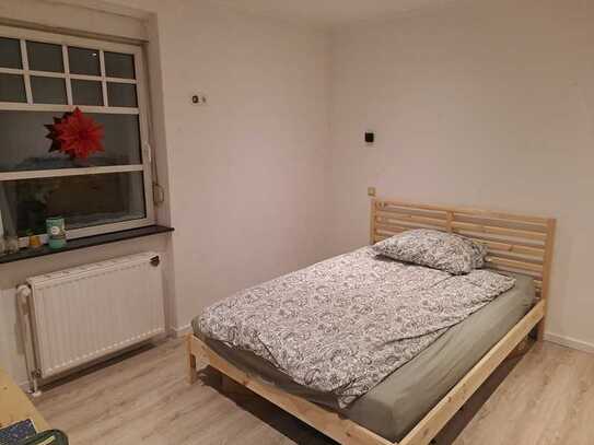 Room available in 4 person WG