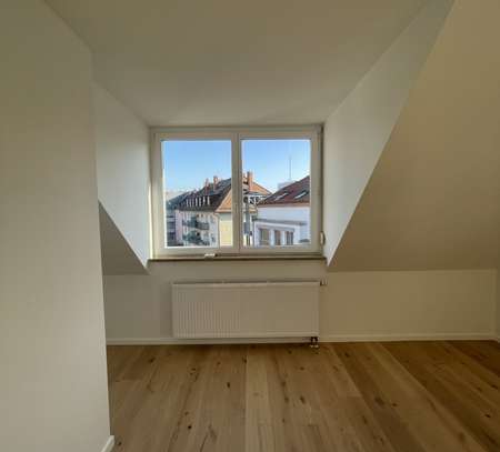 Erstbezug nach Sanierung: stilvolle 2-Zimmer-Wohnung mit Einbauküche und Balkon in Nürnberg