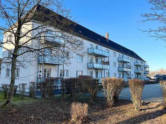 Kleine 3-Raum-Wohnung mit EBK und Balkon!