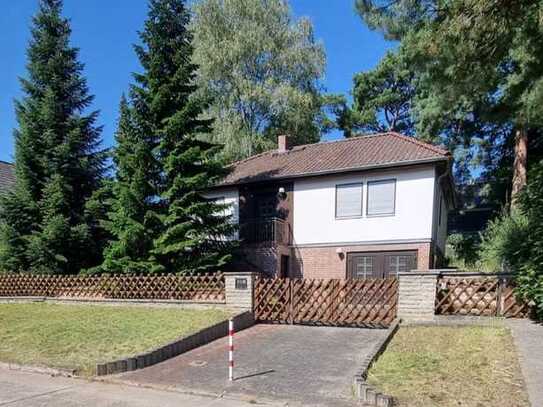 GEPFLEGTES EINFAMILIENHAUS IM BUNGALOWSTIL IN TOLLER GRÜNLAGE