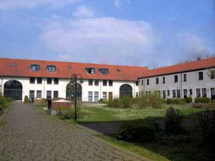 moderne 2 Zimmerwohnung in historischer Hofanlage