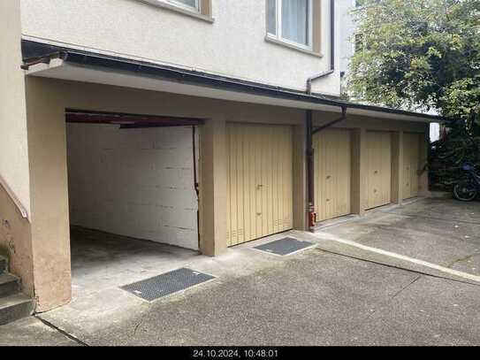 Garage im Hof in Bockenheim