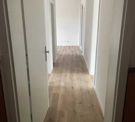 Wunderschön Kernsanierte 4 Zimmerwohnung im Altbau für Nichtraucher