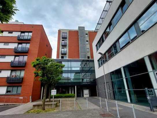 Moderne lichtdurchflutete Büroetage mit toller Pelikanaussicht