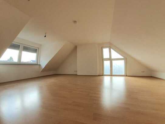 Moderne und helle 3-Zimmer-DG-Wohnung in Friedberg (Hessen)