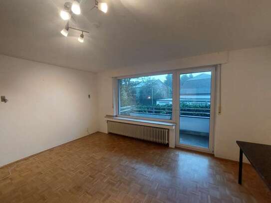 Schönes 1-Zimmer Apartment in ruhiger aber zentraler Lage mit separater Küche und Balkon