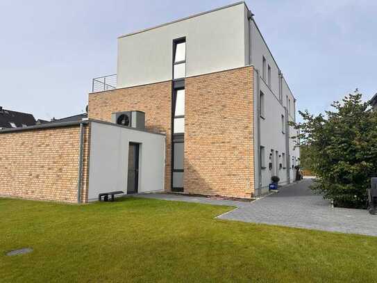 Neubau - Reihenmittelhaus mit Garten und Dachterrasse in ruhiger Wohngegend in Bad Schwartau