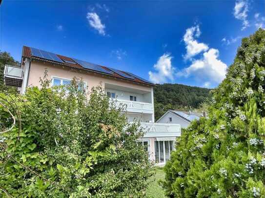 Attraktive 4 Zimmerwohnung inkl. zwei Carportstellplätzen in Tegernheim