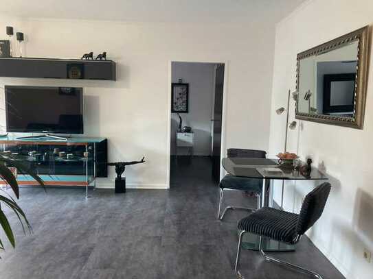 Ruhige 2-Zimmer-Wohnung mit Balkon +TG + EBK - Provisionsfrei -