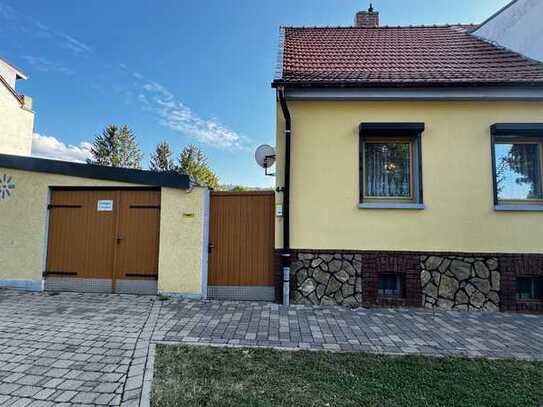 geräumige Doppelhaushälfte mit Garten in Rieder