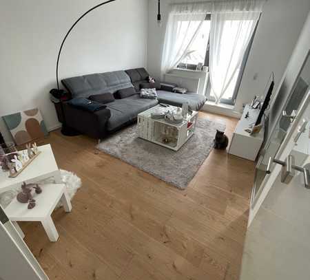 Sie suchen eine schöne gemütliche neue Wohnung mit einem großem Balkon? Dann habe ich das Richtige!