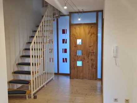 Stilvolle 3-Zimmer-Maisonette-Wohnung mit gehobener Innenausstattung in Freystadt