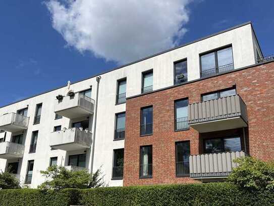 Stilvolle, neuwertige Erdgeschosswohnung mit wohnungseigenem, kleinen Garten. Provisionsfrei!