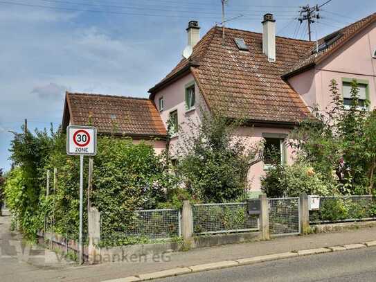 Handwerker aufgepasst! Renovierungsbedürftiges Haus in guter Lage mit Potenzial