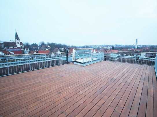 Spektakuläre Dachterrasse über moderner 2-Zimmerwohnung mit Aufzug in Ditzingen – Beste Innenstadtla