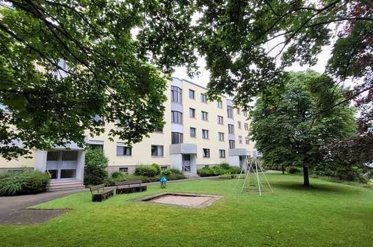 Helle 2 Zimmerwohnung mit großem Balkon und Außenstellplatz im UNI-Wohngebiet