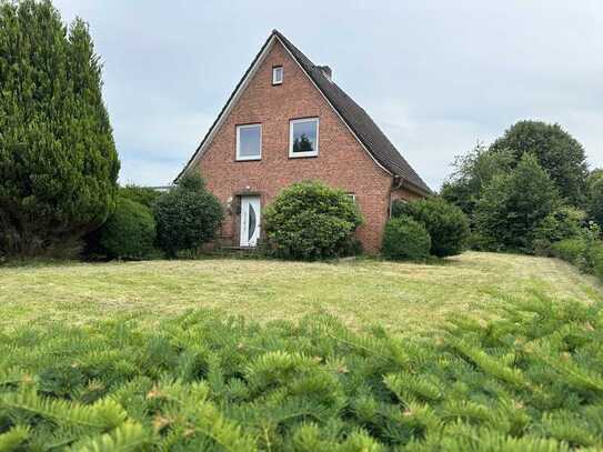 Familiengerechtes, teilmodernisiertes Einfamilienhaus auf einem tollen Grundstück!