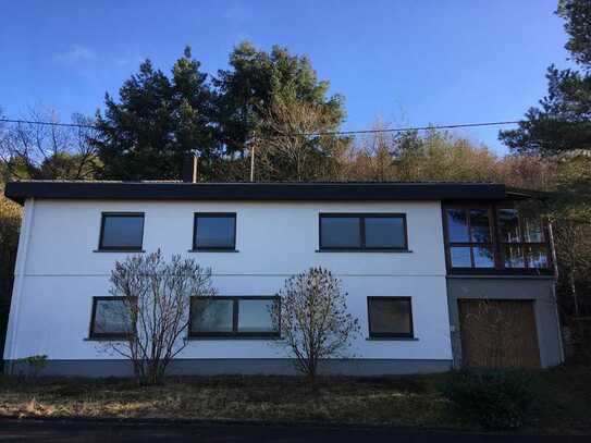 Einfamilienhaus mit Einliegerwohnung und toller Aussicht in Schwarzerden