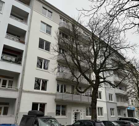 Großzügige 3-Raum-Wohnung mit Balkon in Hamburg Winterhude