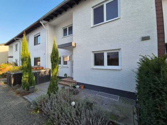 Charmantes Reihenmittelhaus in Feldrandlage mit unverbaubarem Blick auf den Weinberg