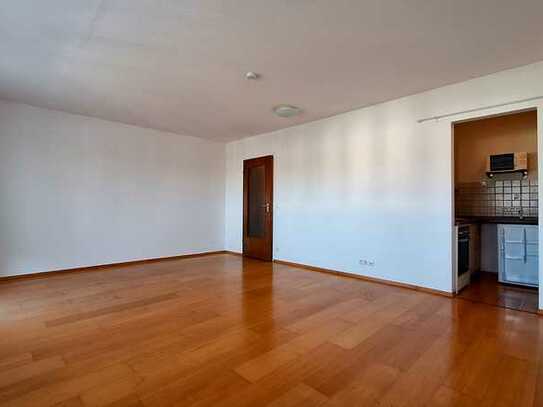 Bezugsfreies und gepflegtes 1-Zimmer-Apartment mit großem Balkon