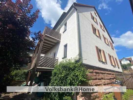 Wohnen in der Stadt mit toller Aussicht - saniertes Haus mit Ausbaureserve