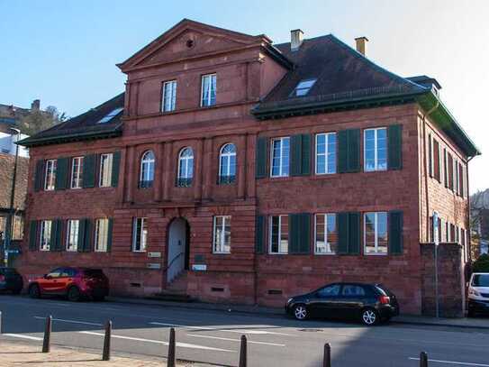 Wunderschöne Altbau-Bürofläche in zentraler Lage