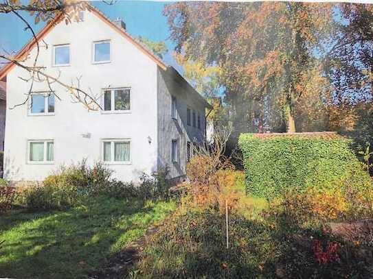 Schöne 4 -Zimmer Dachgeschosswohnung mit Gartenanteil in Fürth-Stadeln