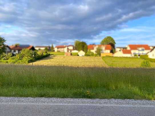 Sonniges Traumgrundstück mit Ausblick