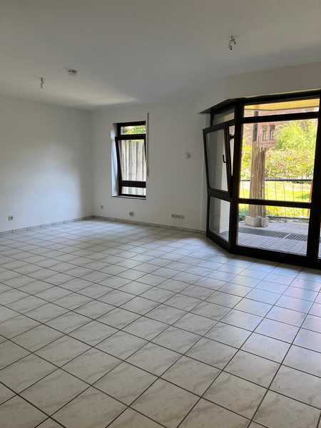                                                               Freundliche und gepflegte 3-Raum-Erdgeschosswohnung mit Balkon in Schopfheim                                                       in Stadtmitte (Aschaffenburg)