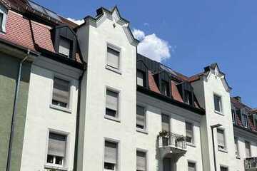 Sanierte Altbauwohnung mit großzügigem Balkon u. EBK