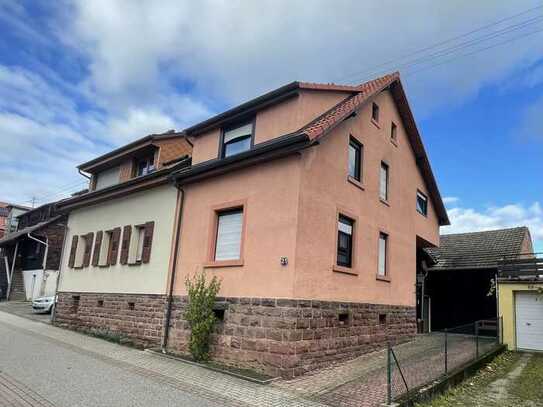 Heimwerkliebhaber aufgepasst! Historisches Einfamilienhaus in Karlsbad.