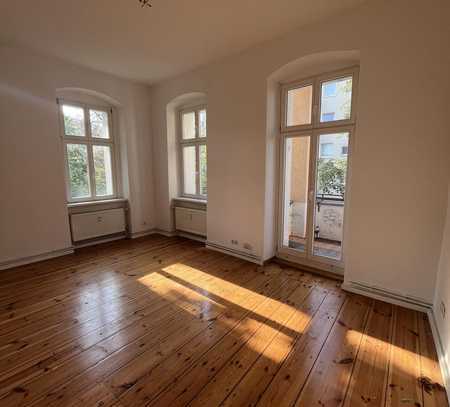 Sofort Bezugsfrei - 3-4-Zimmer-Albauwohnung mit Balkon - Provisionsfrei