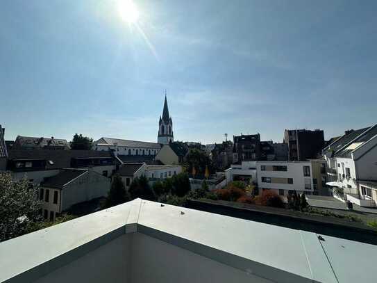 1. Bezug nach Sanierung. Attraktive Wohnung mit großem Süd-West Balkon