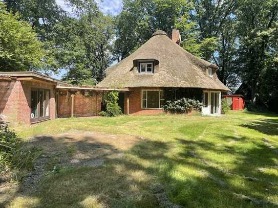 Fischerhude-Quelkhorn! Reetgedecktes Rundhaus in der Surheide an Liebhaber:innen zu verkaufen!