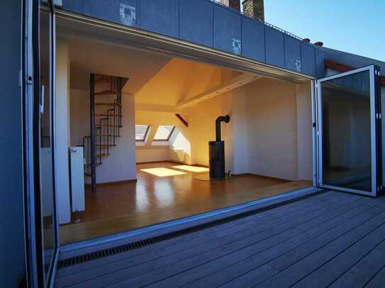 Besondere 3-Zimmer-DG-Wohnung mit großer Terrasse und Einbauküche* in Leipzig