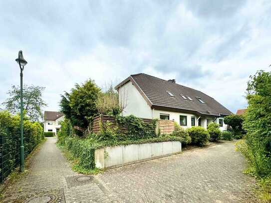 Lage! Familienglück! Einziehen, ankommen, wohlfühlen. Großes Einfamilienhaus mit Garten und Garage