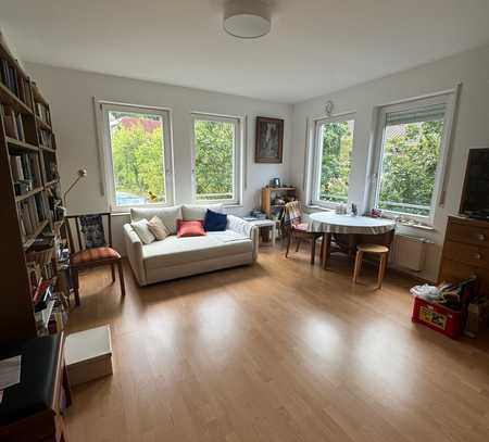 Geräumige 2-Zimmer-Wohnung mit Balkon und moderner Einbauküche – Ideal für Senioren