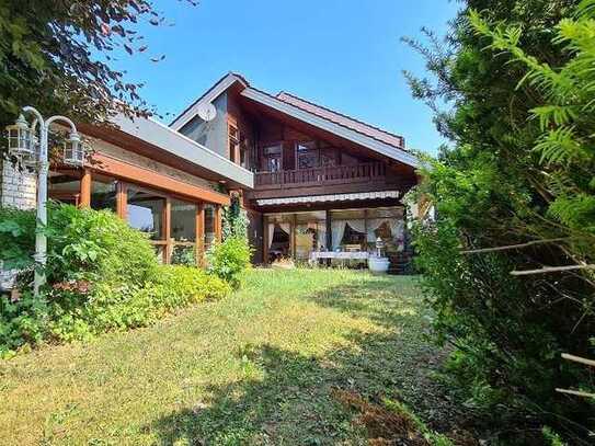 Hochwertiges Landhaus mit Schwimmbad in ruhiger Wohnlage