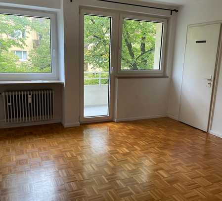 Helles 2-Zimmer Appartement mit Balkon in Schwabing