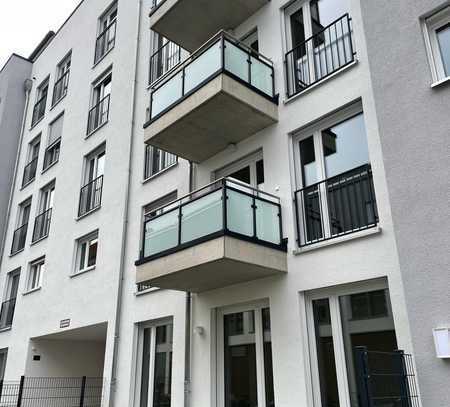 Neubau-Erstbezug: 2-Zimmer-Wohnung mit sonnigem Balkon und topmoderner Einbauküche