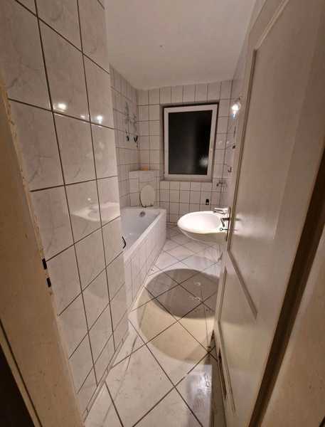                                                               Helle 2-Zimmer-Wohnung mit Balkon nahe Bahnhof                                                       in Albertshofen (Kitzingen)