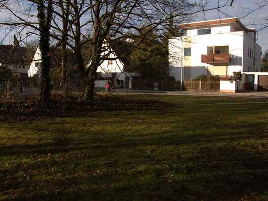 Schöne helle 3 Zimmer Wohnung mit großen Südbalkon in Obermenzing