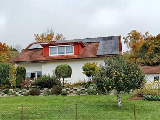 Traumhaftes 6-Zimmer-Mehrfamilienhaus mit potentiell zweitem Bauplatz in Allmendingen