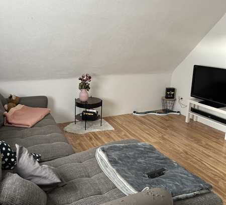 Schöne 3-Zimmer-Dachgeschosswohnung mit EBK in Florstadt