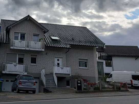 Attraktive 4-Zimmer-Wohnung mit 3 Balkonen in Steinbach