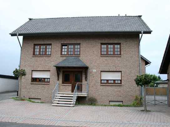 Gehobene 3,5 Zimmer-Wohnung in ruhiger Lage mit großem Balkon