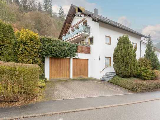 Idyllisches Zweifamilienhaus mit 200 m² Wohnfläche am Feldrand in Oberndorf (Altoberndorf) - Ruhe un